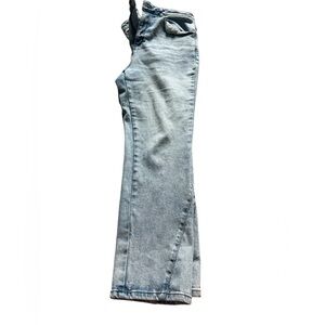 A loves a jeans size 32/12